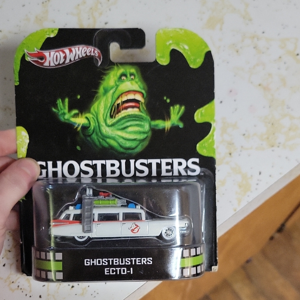 Hot Wheels Ghostbusters Ecto-1 Die-Cast Car